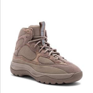 Adidas Yezzy season 7